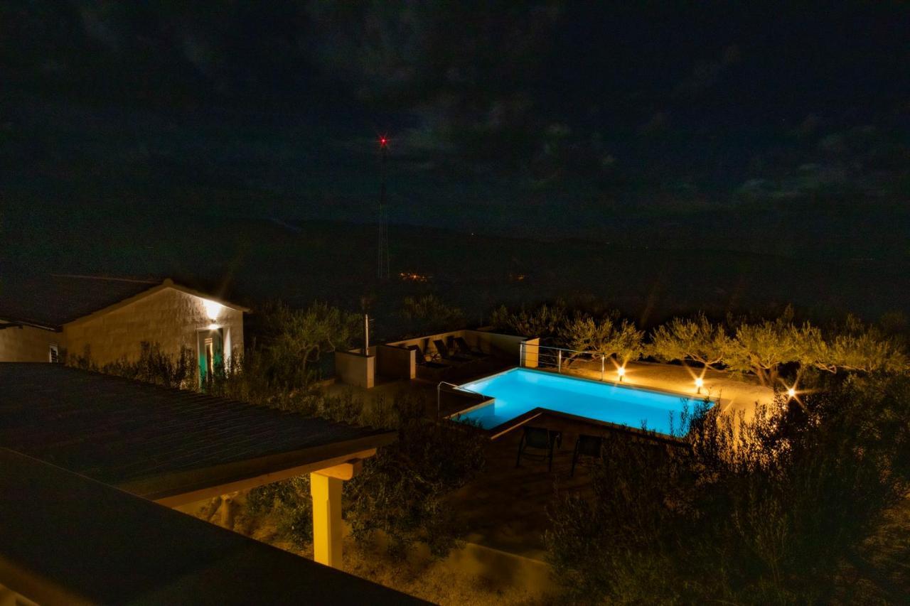 Opg Villa Meri Pucisca Buitenkant foto
