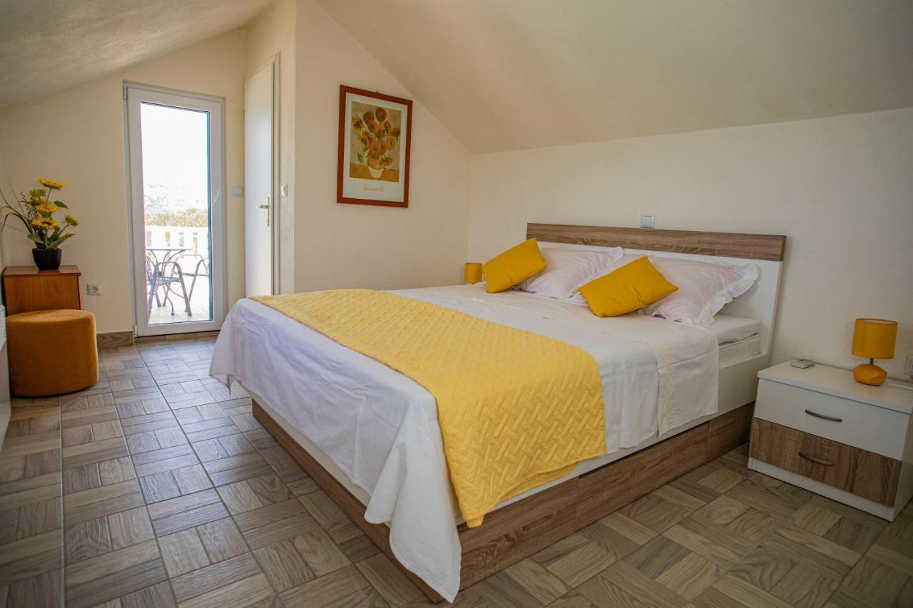 Opg Villa Meri Pucisca Buitenkant foto
