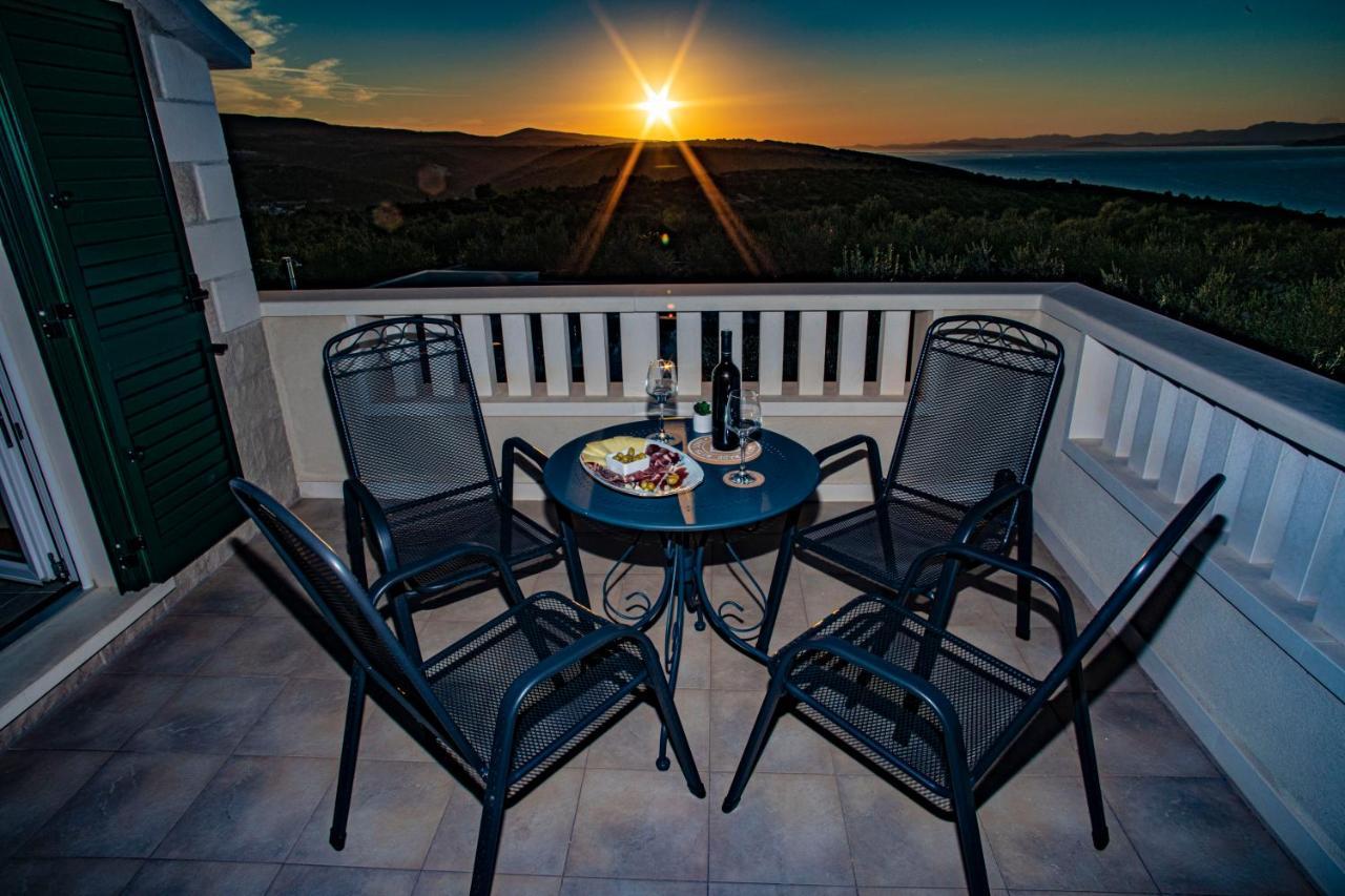 Opg Villa Meri Pucisca Buitenkant foto