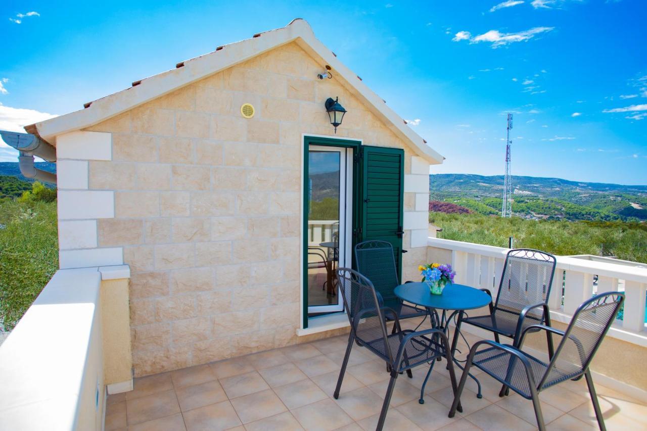 Opg Villa Meri Pucisca Buitenkant foto
