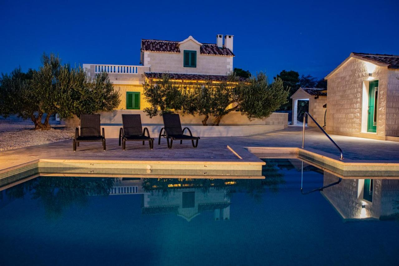 Opg Villa Meri Pucisca Buitenkant foto