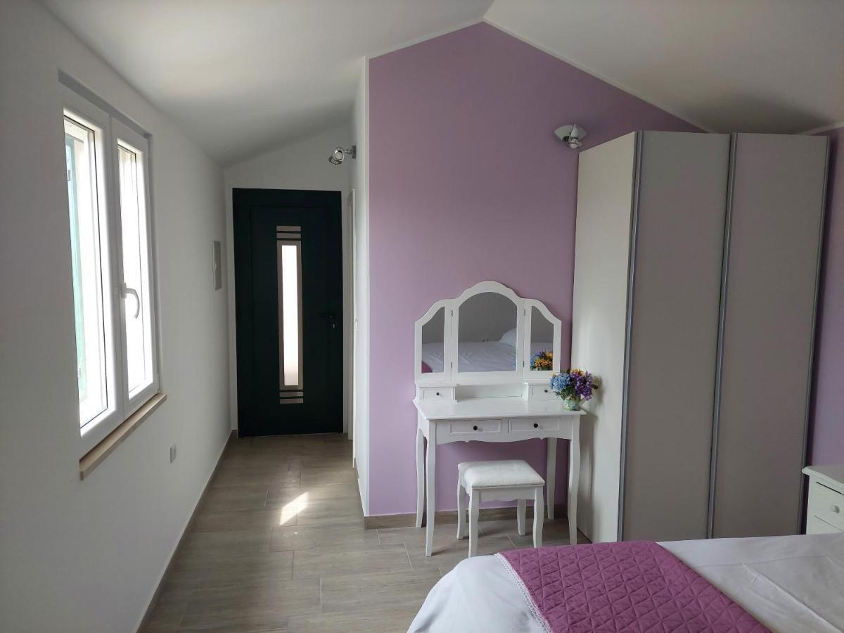 Opg Villa Meri Pucisca Buitenkant foto
